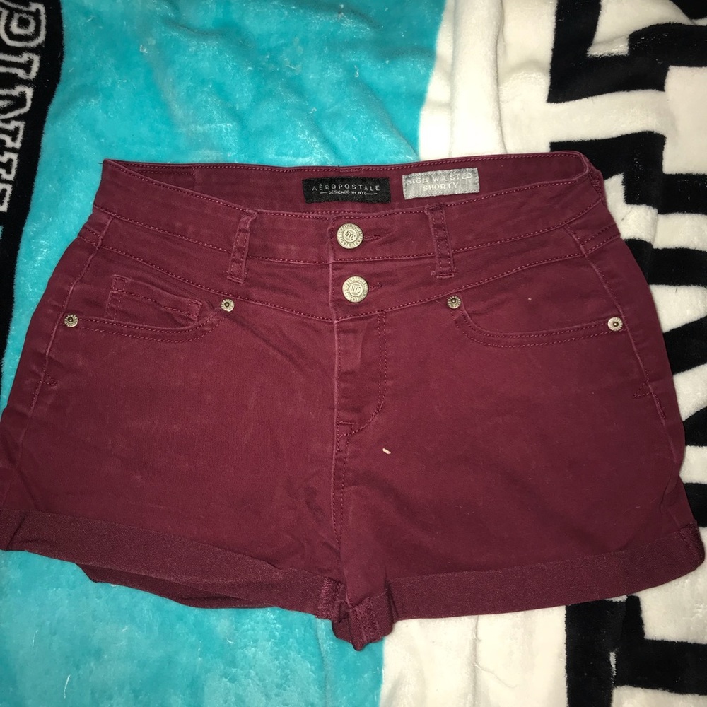 High waisted marron Aeropostale shorts!